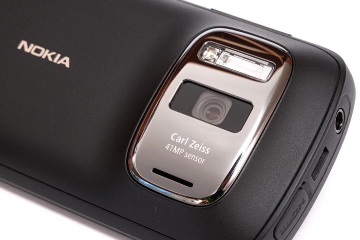 nokia_pureview_808_10.jpg